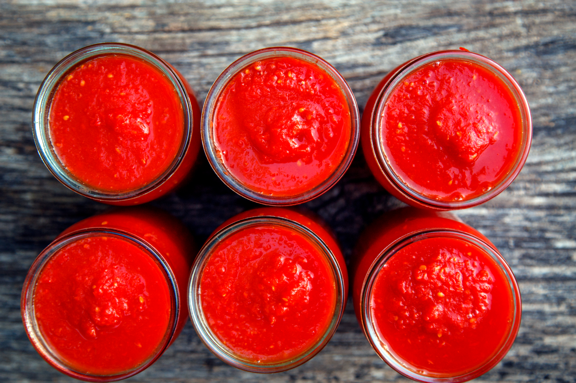 Tudi navadna paradižnikova omaka je nekaj, kar se da izboljšati